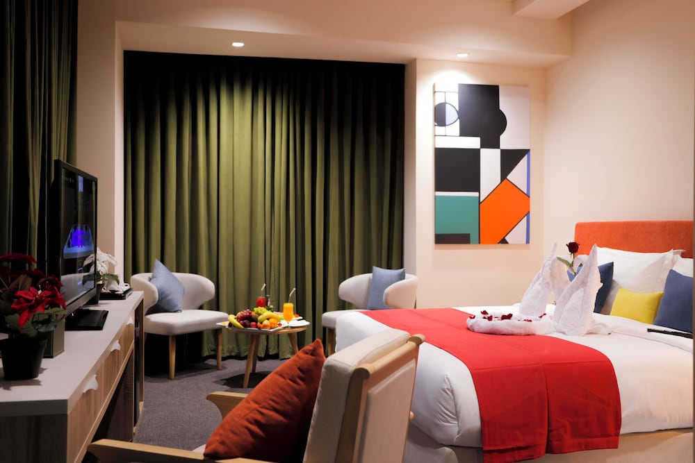 Фото Novotel Suites Riyadh Centre