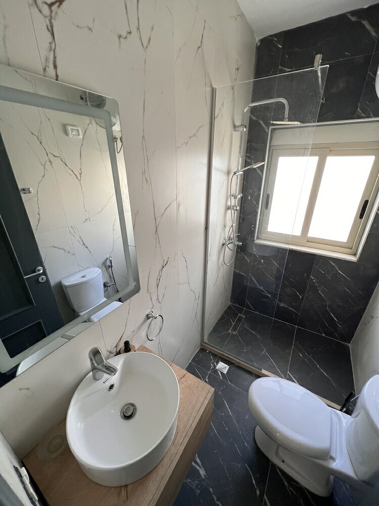 Фото Wave Beachfront Apartments