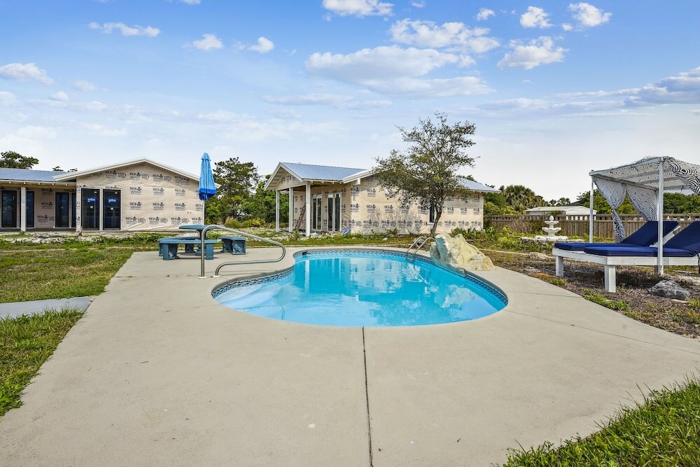 Фото Memory Float by Book That Condo
