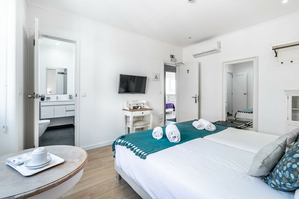 Фото Lisbon Terrace Suites for Large Groups