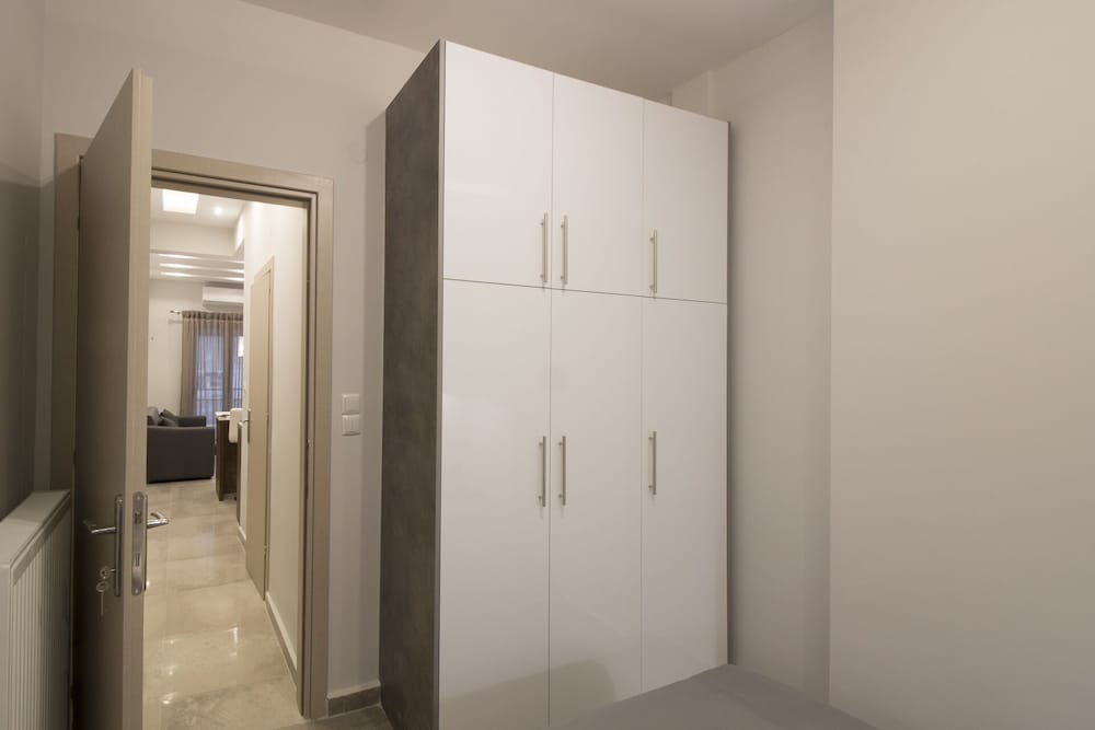 Фото Flow - White Tower Two Bedroom Suite