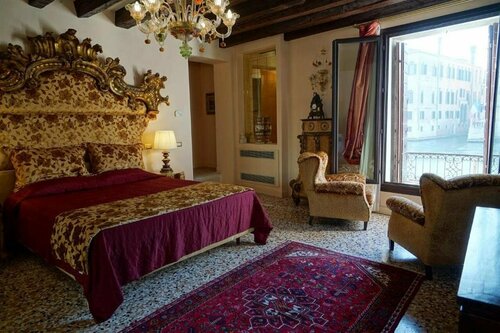 Гостиница Granda Sweet Suites в Венеции