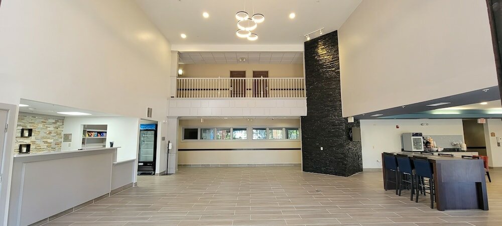 Фото Comfort Suites Elgin