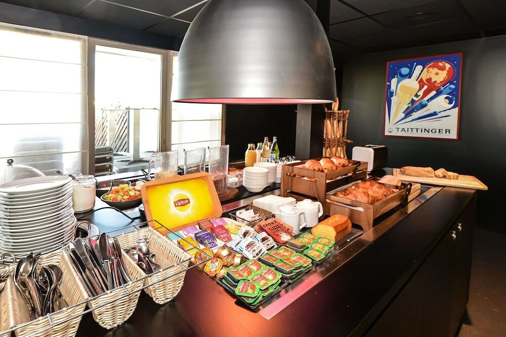 Фото Hôtel Campanile Reims Ouest - Tinqueux