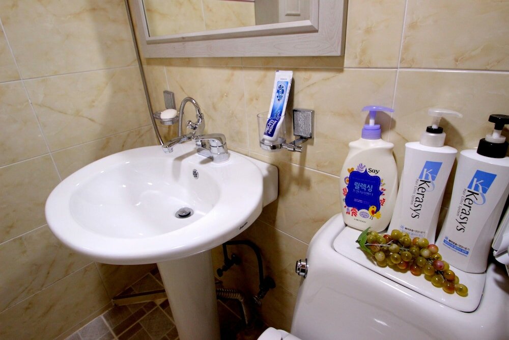 Фото Happiness Full Hanok Guesthouse