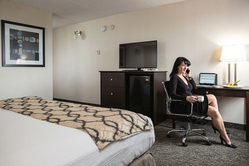 Фото Coast West Edmonton Hotel & Conference Centre