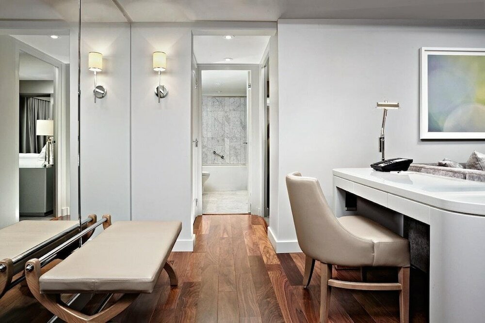 Фото The James Hotel