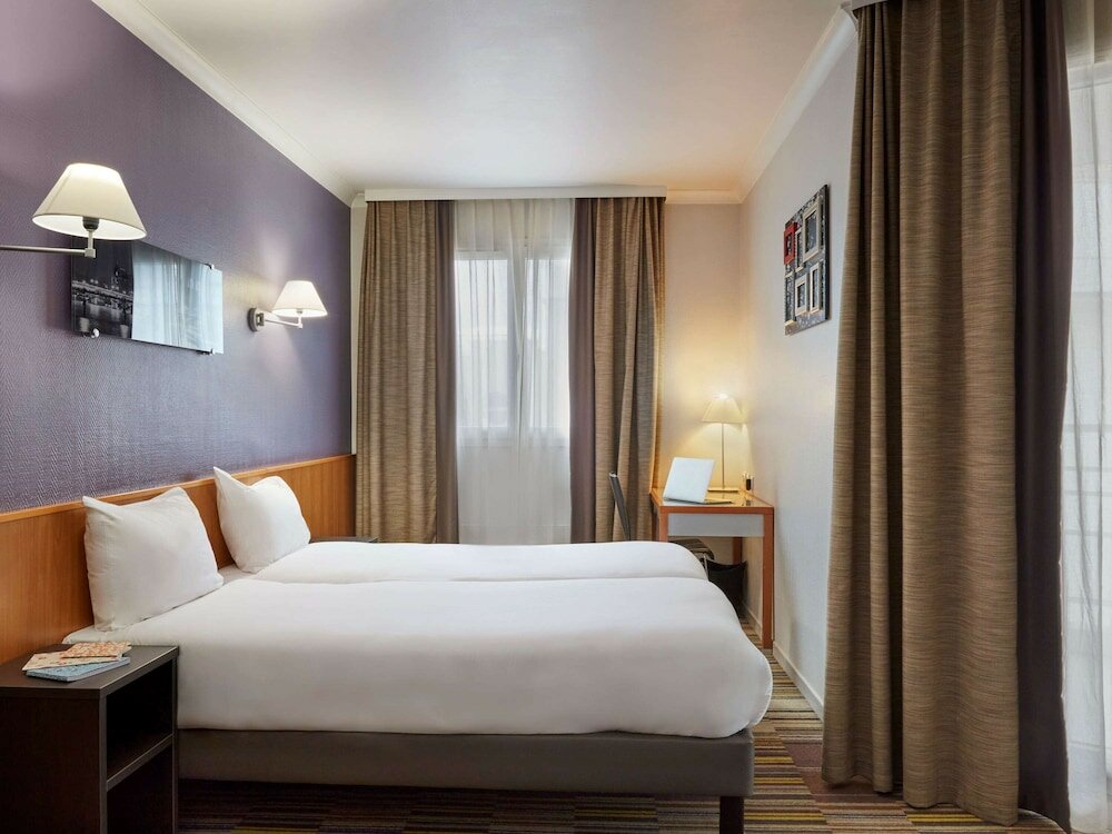 Фото отеля 2