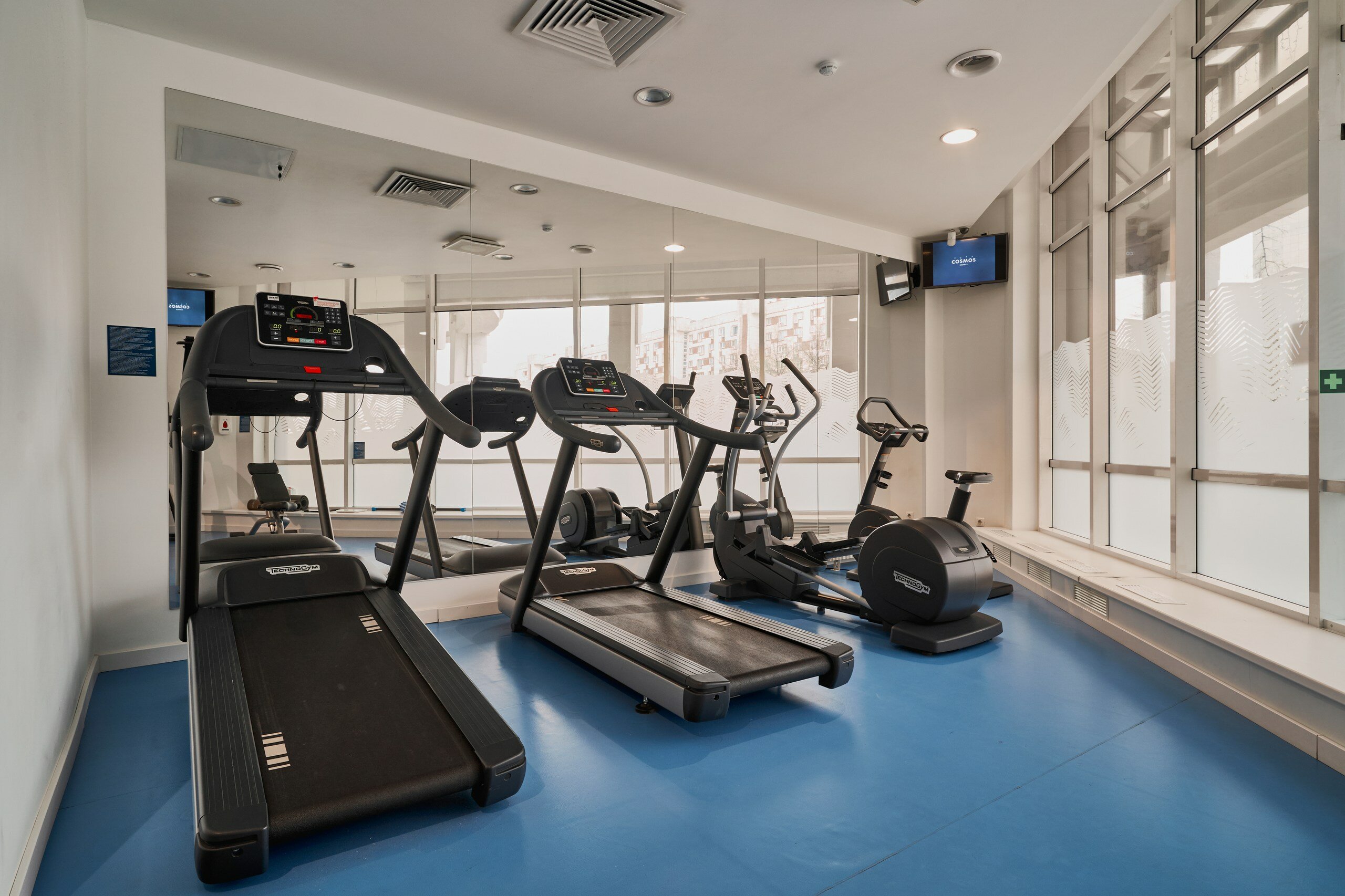 Фото Cosmos Ekaterinburg Hotel