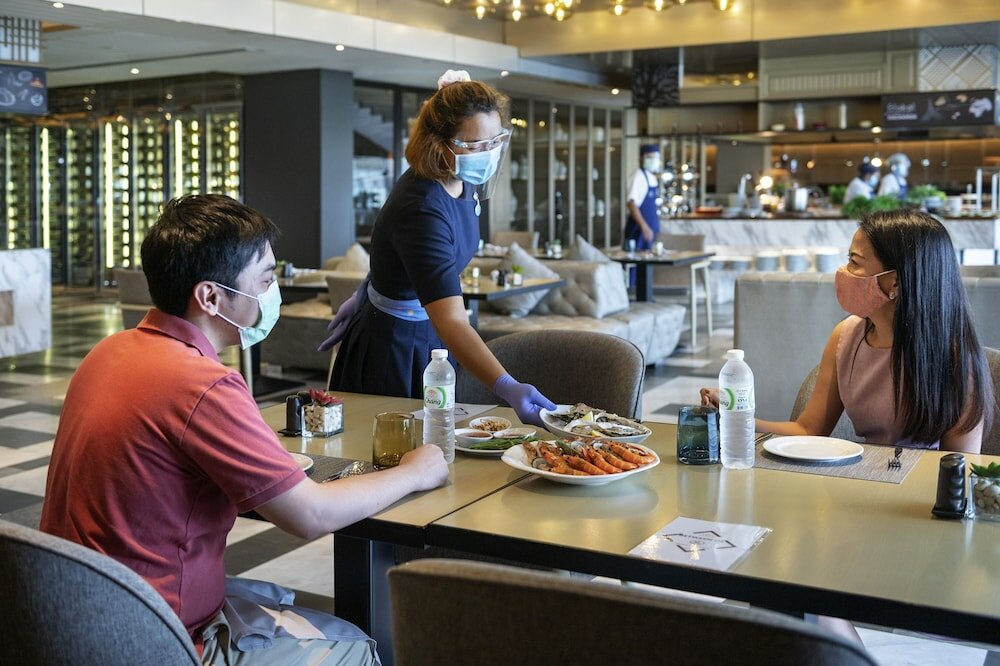 Фото Novotel Chennai Chamiers Road Hotel