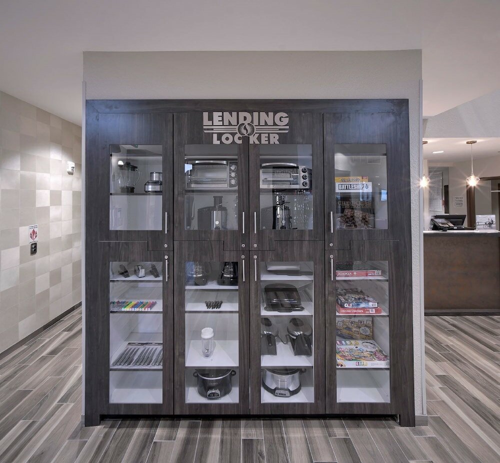 Фото Candlewood Suites Baltimore - Inner Harbor, an Ihg Hotel