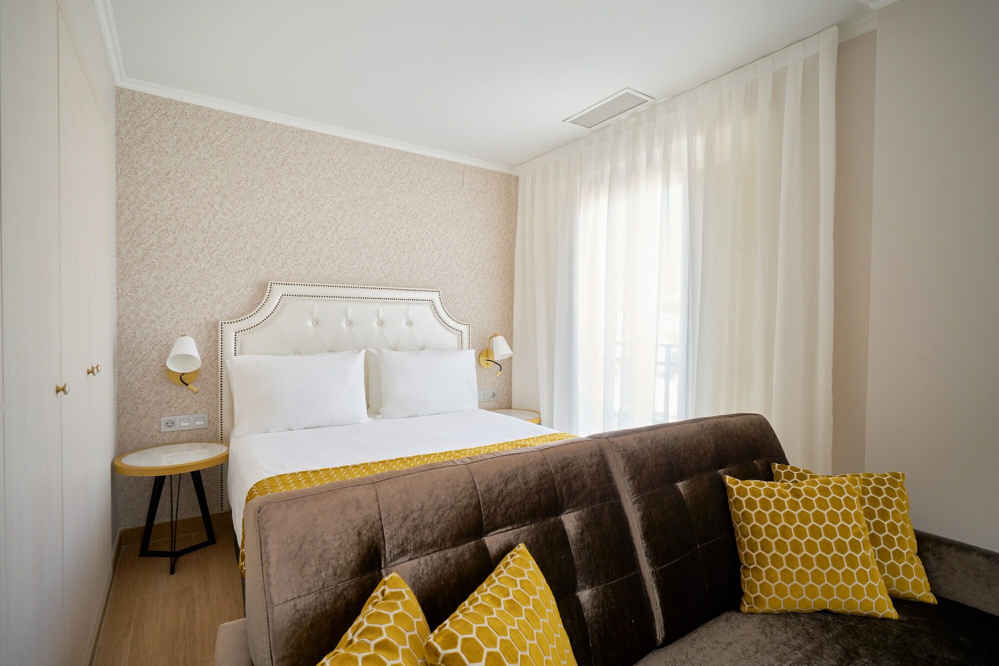 Фото Tandem Soho Suites