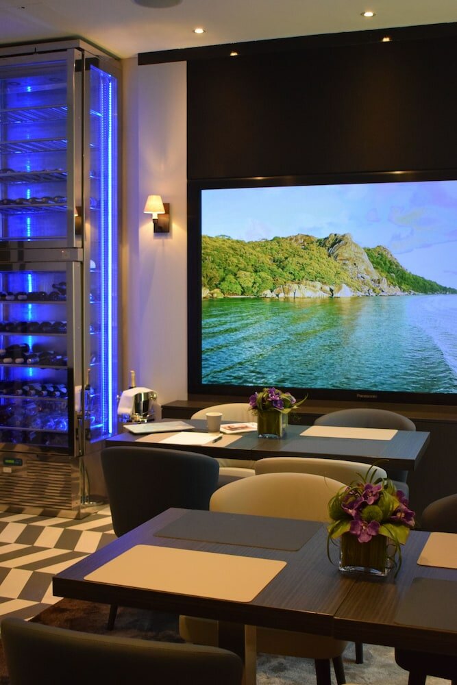 Фото Eccleston Square Hotel