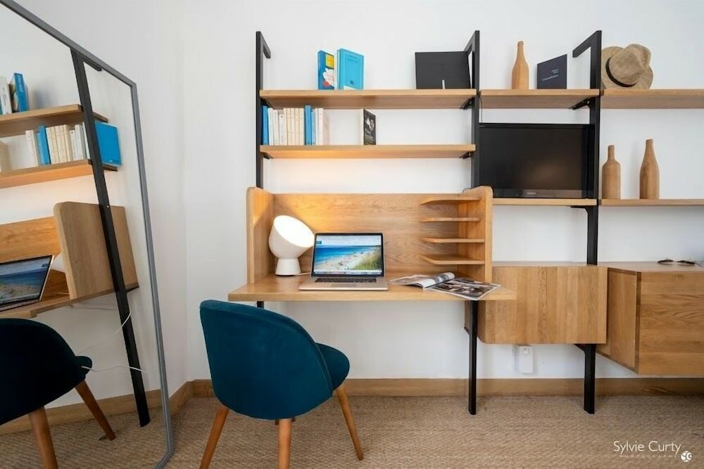 Фото Accostage Hotel