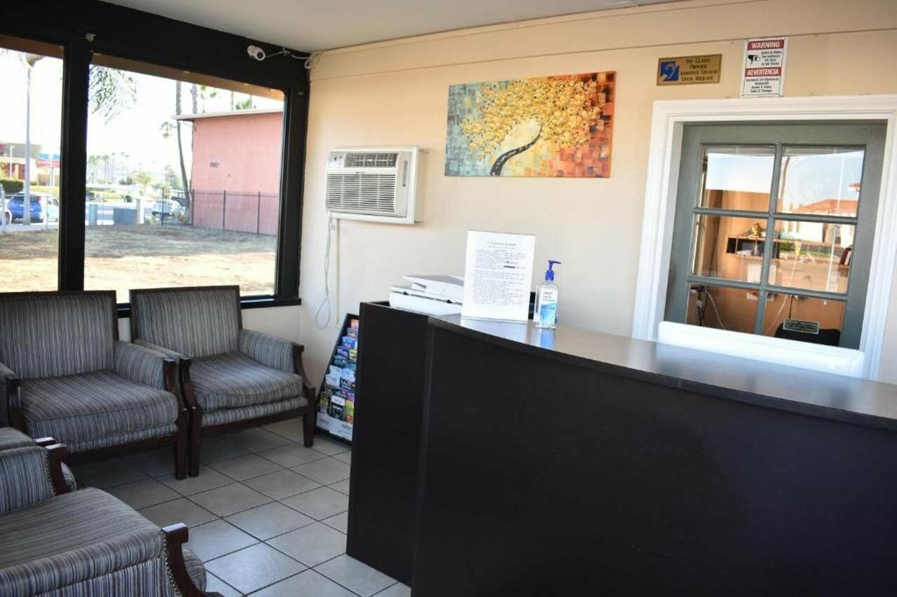 Фото El Cajon Inn & Suites