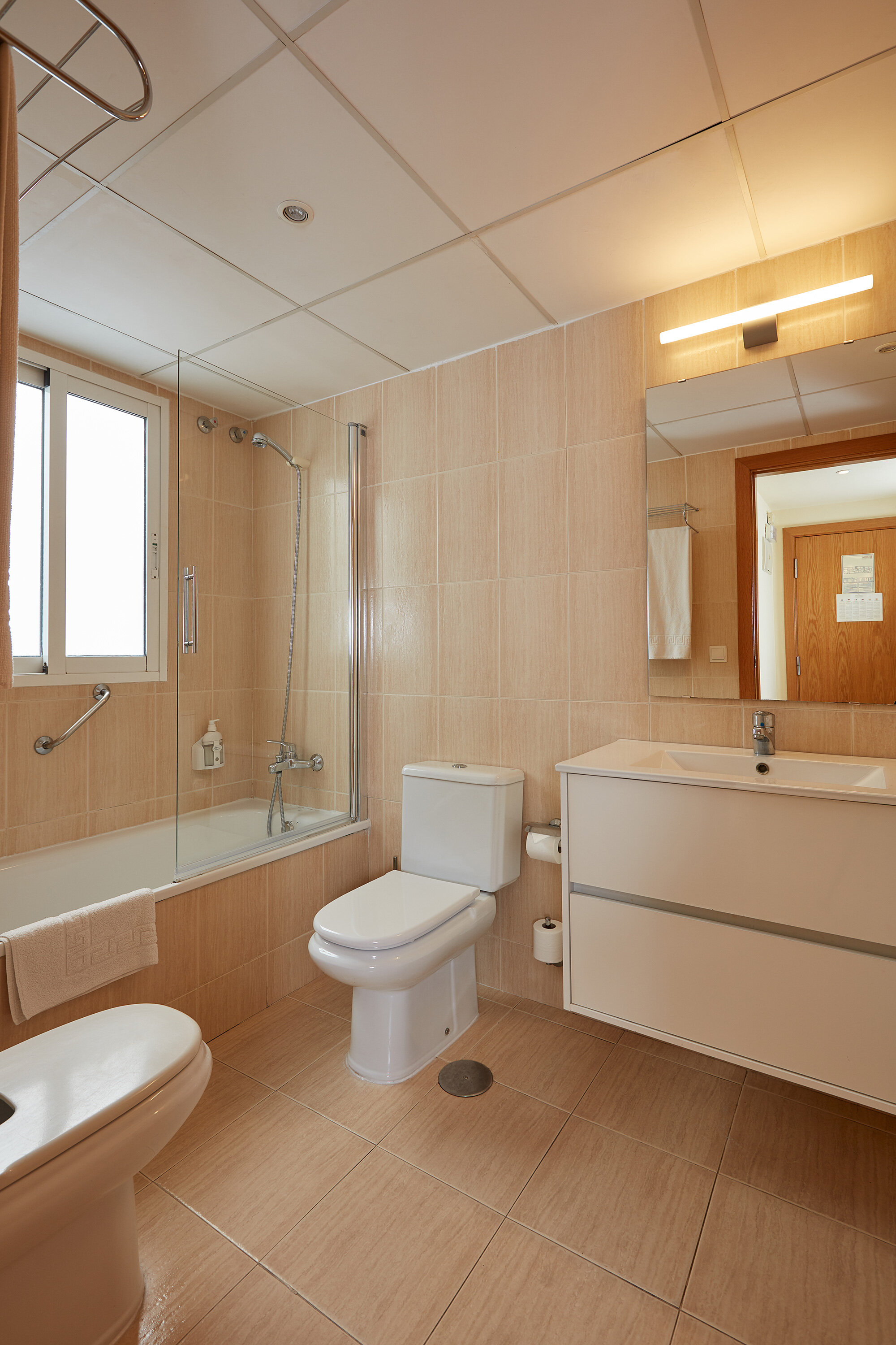 Фото Aparthotel Milord's Suites