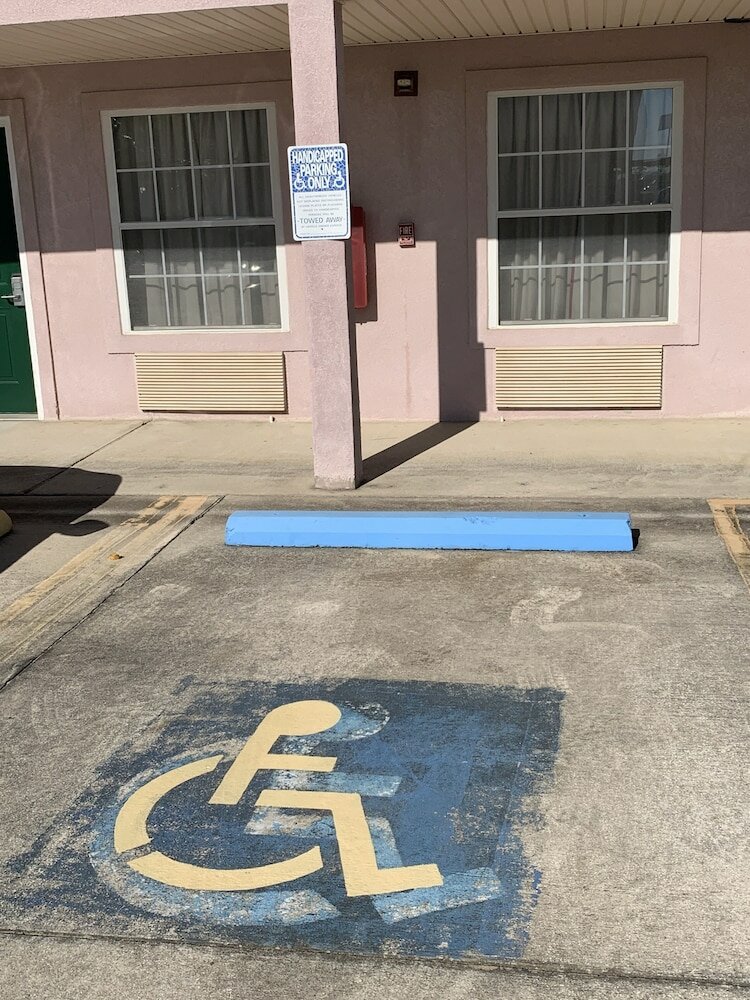 Фото Garden Inn & Suites