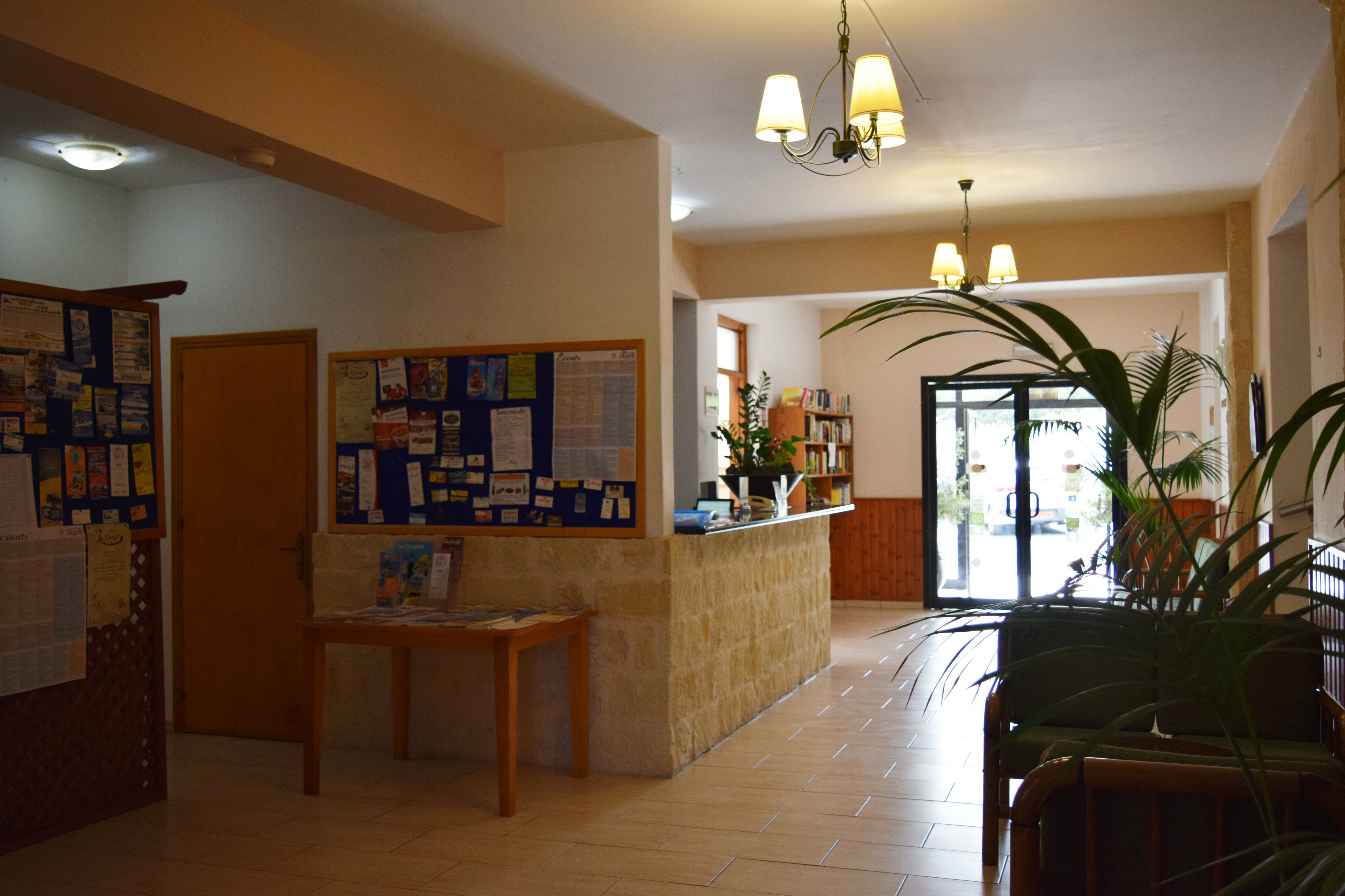 Фото Anna Hotel Apartments