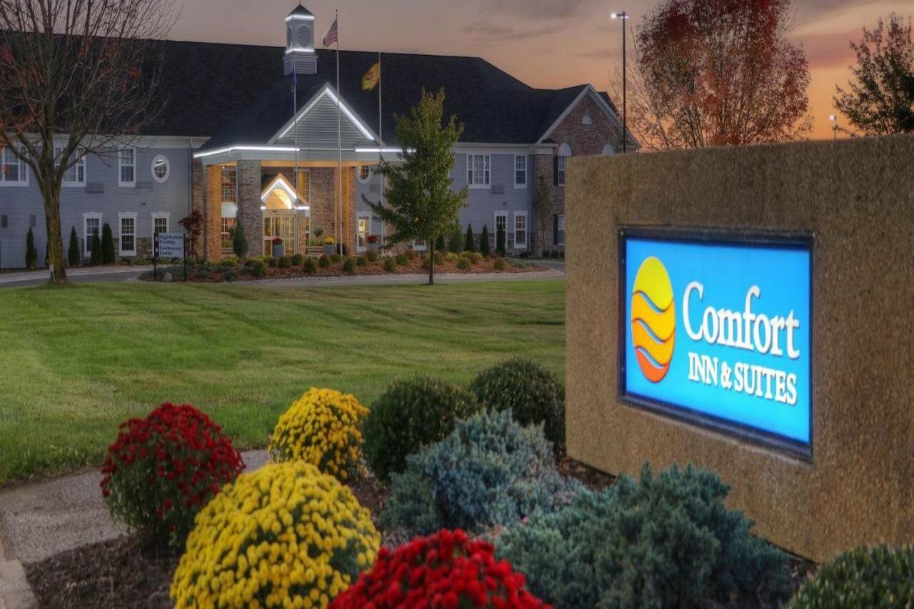 Фото Comfort Inn & Suites and Conference Center