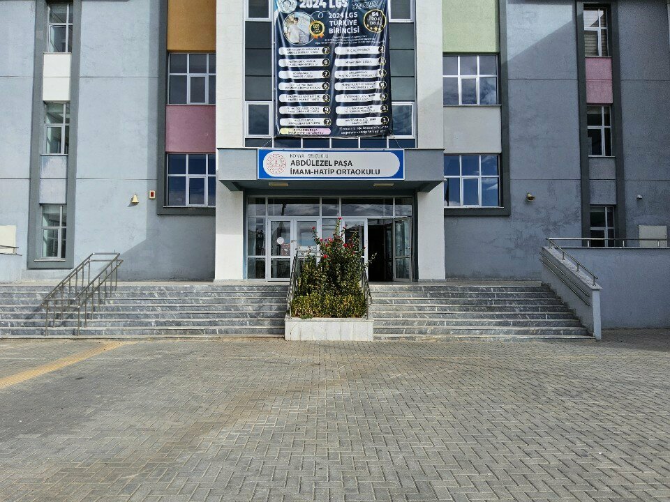 School Abdulezel Pasha Imam Hatip Middle School, Konya, photo