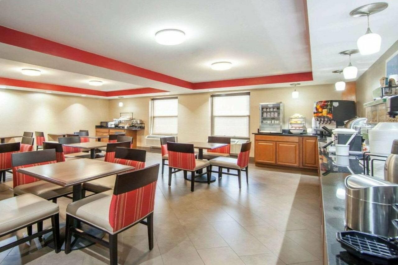 Фото Comfort Inn at Royal Blue