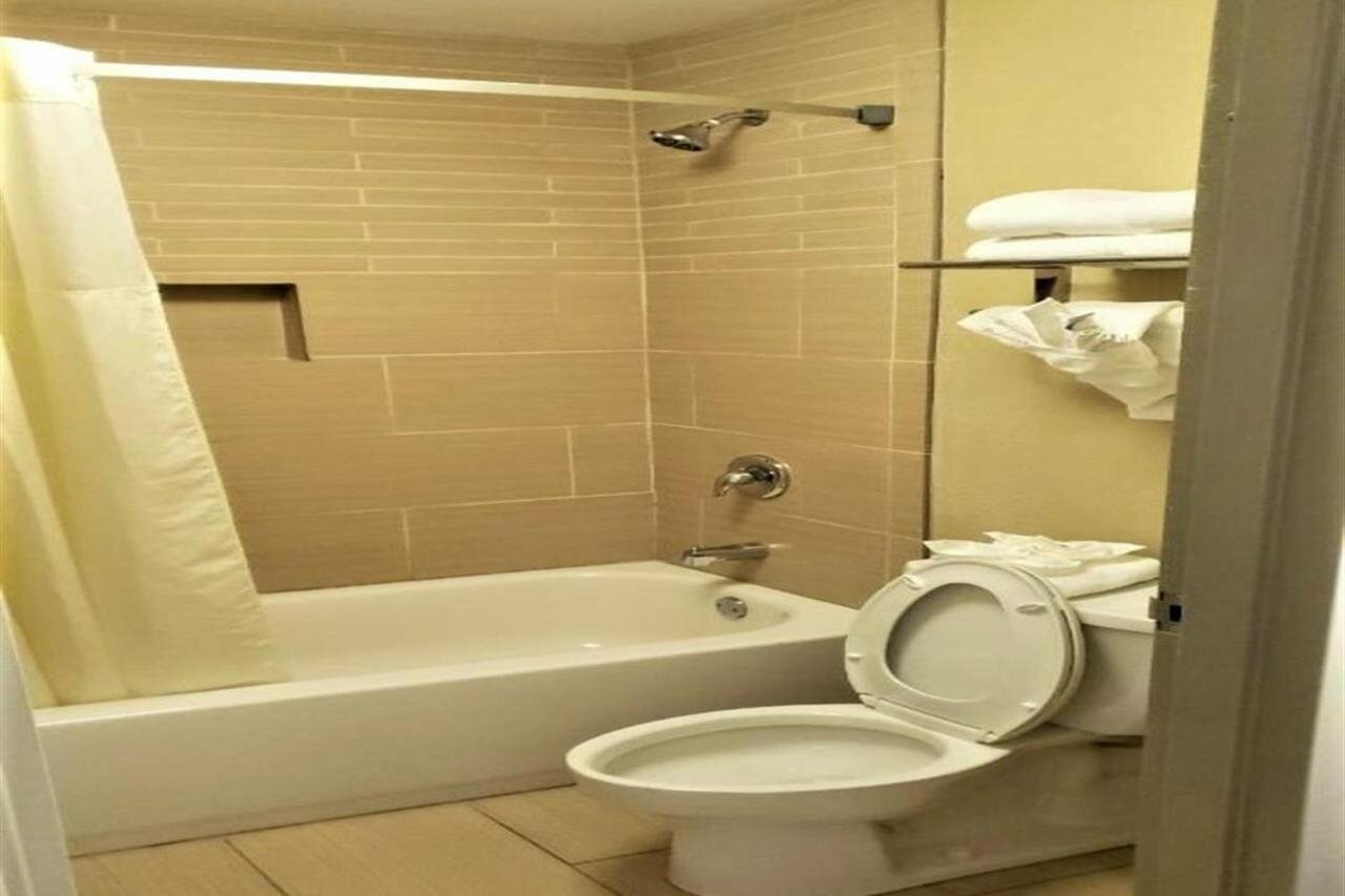 Фото Quality Suites Nashville Airport