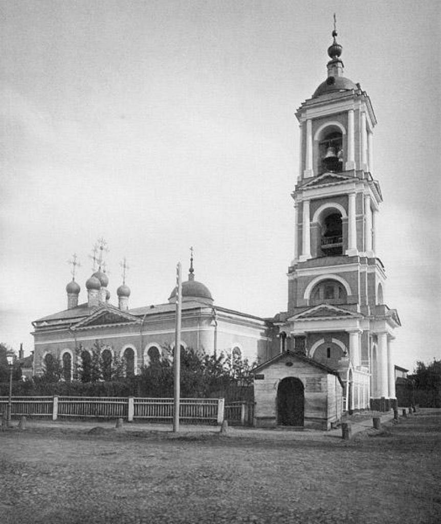 Chapel, memorial cross Поклонный крест на месте разрушенного храма сщмч Ермолая, Moscow, photo