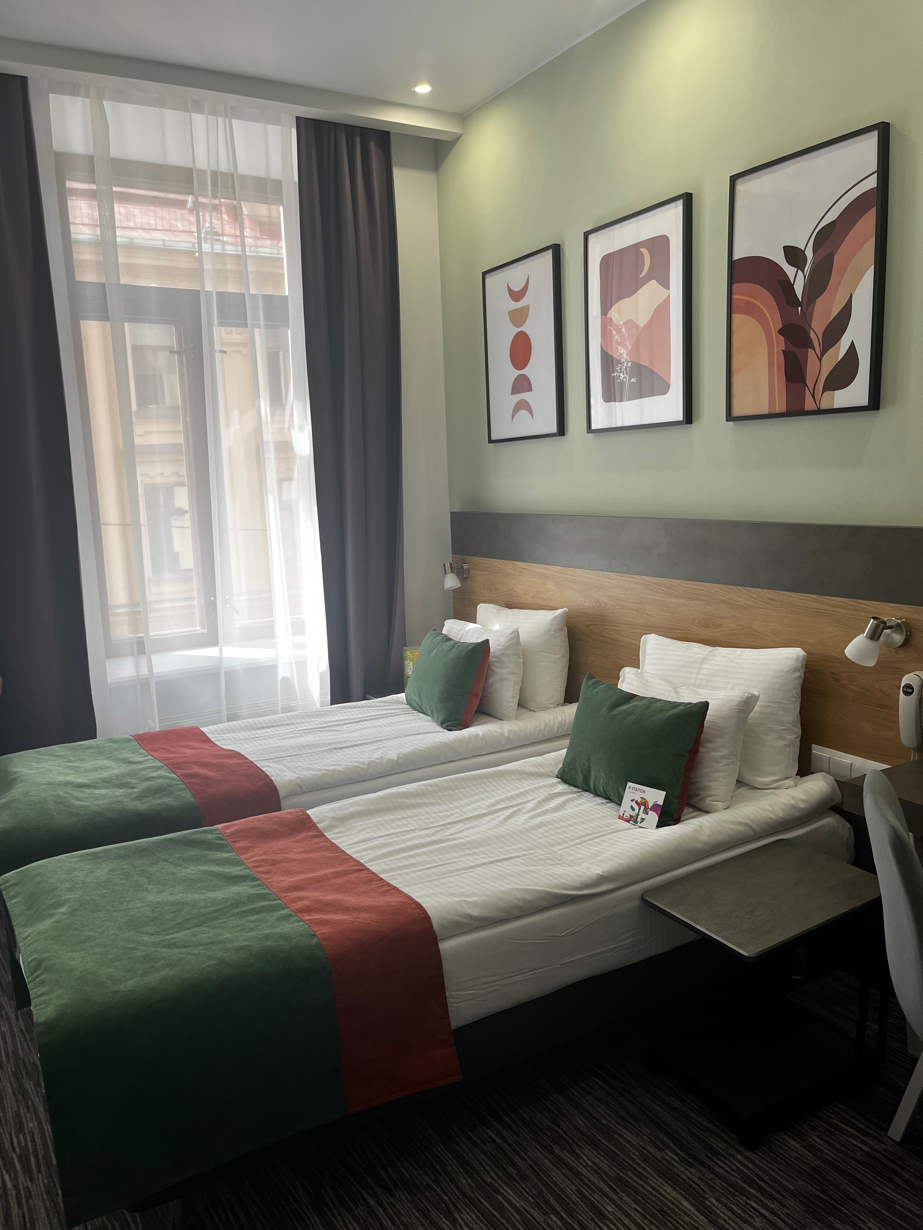 Фото Station Premier S12