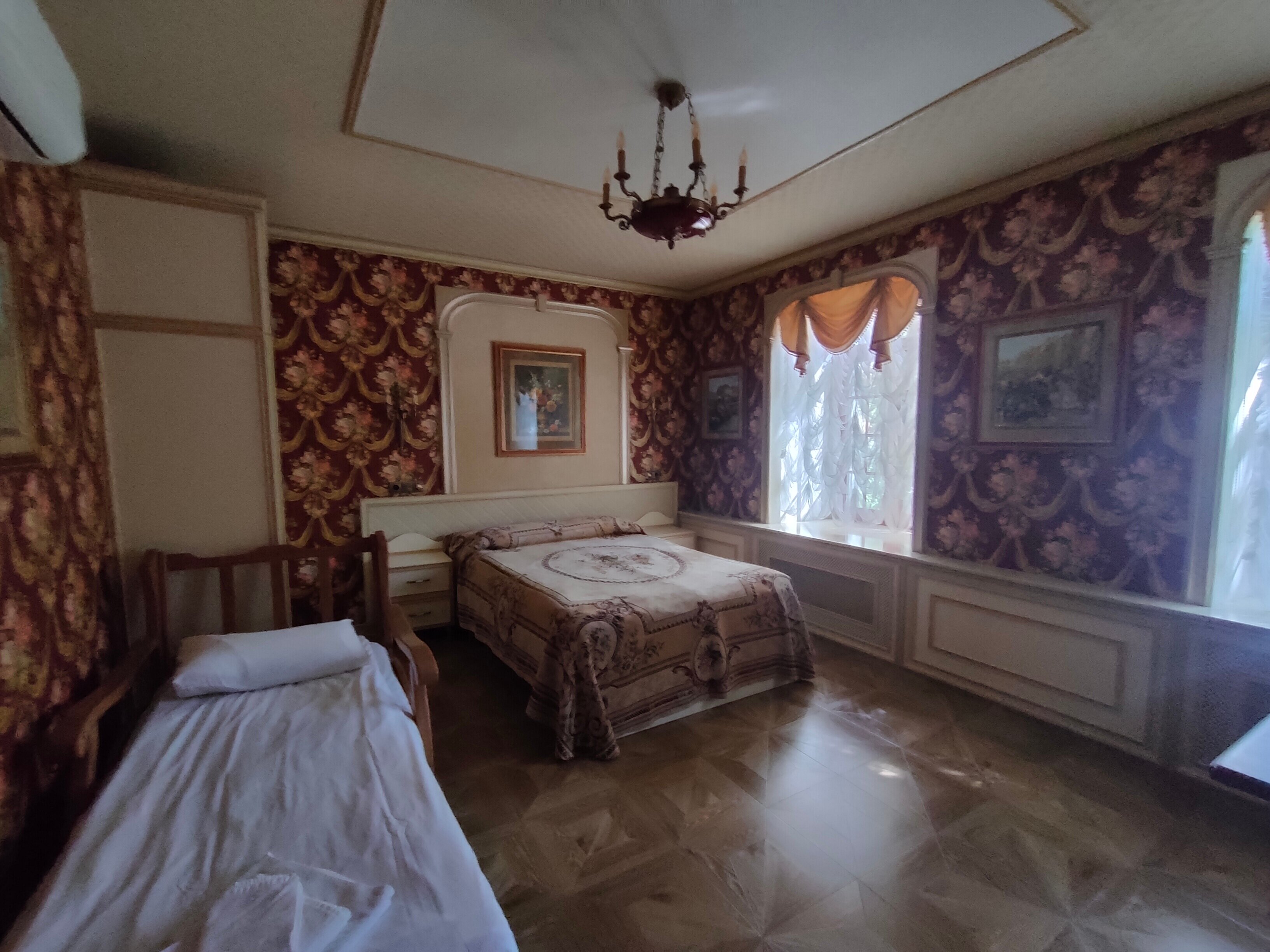 Фото Капитель