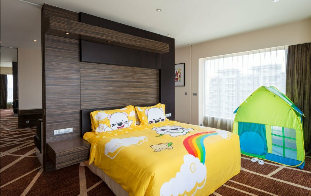 Фото Holiday Inn Shanghai Hongqiao West