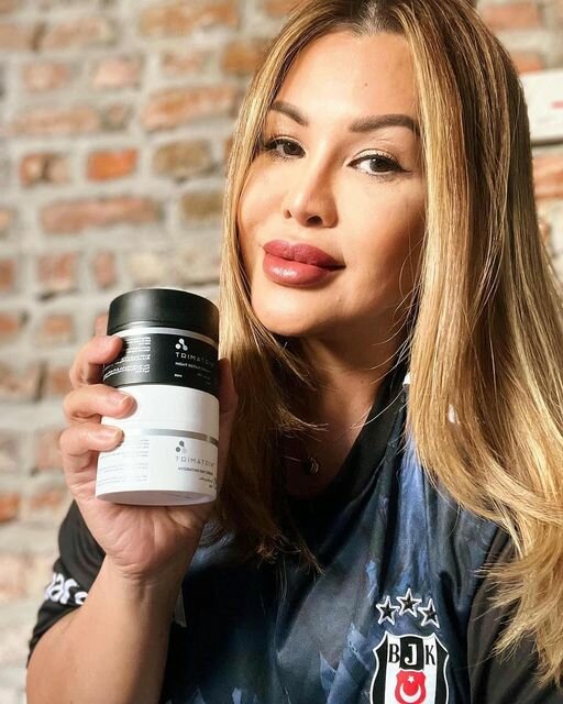 Perfume and cosmetic company Jeunesse Global, Dubai, photo