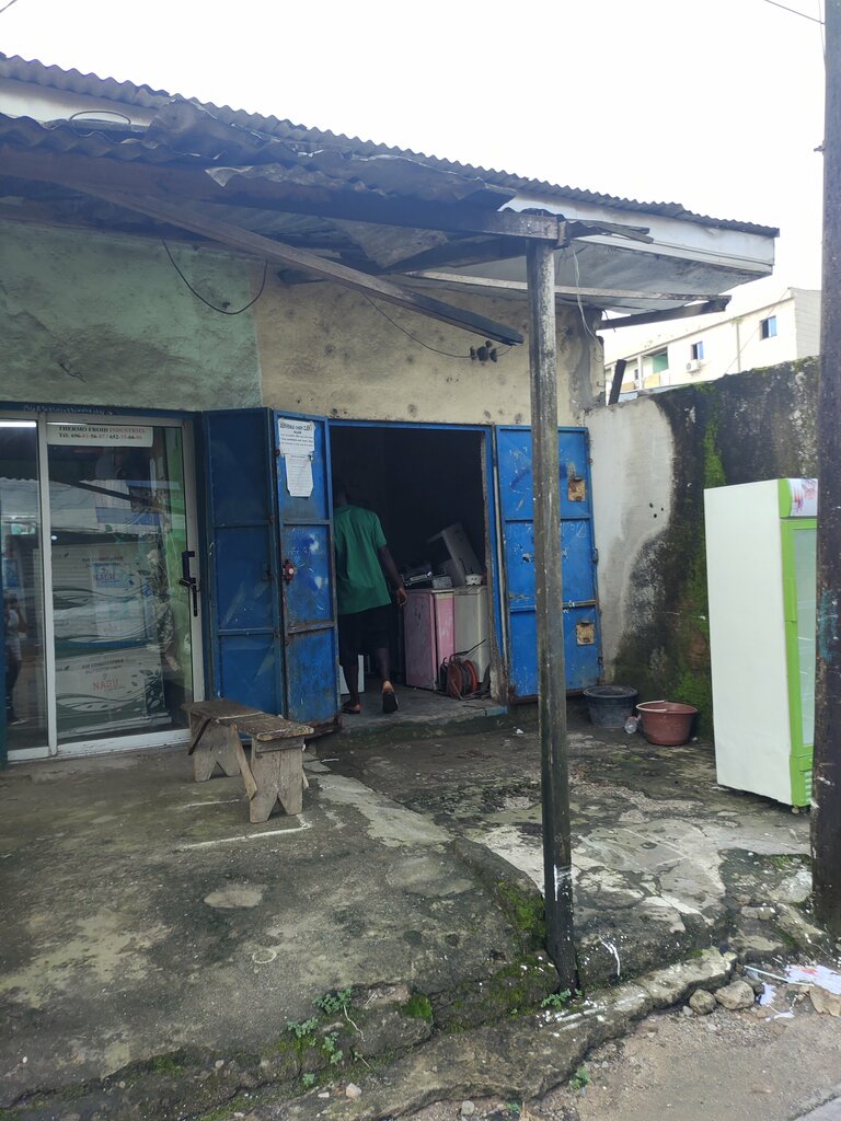 Household appliances store Frigoriste, Douala, photo