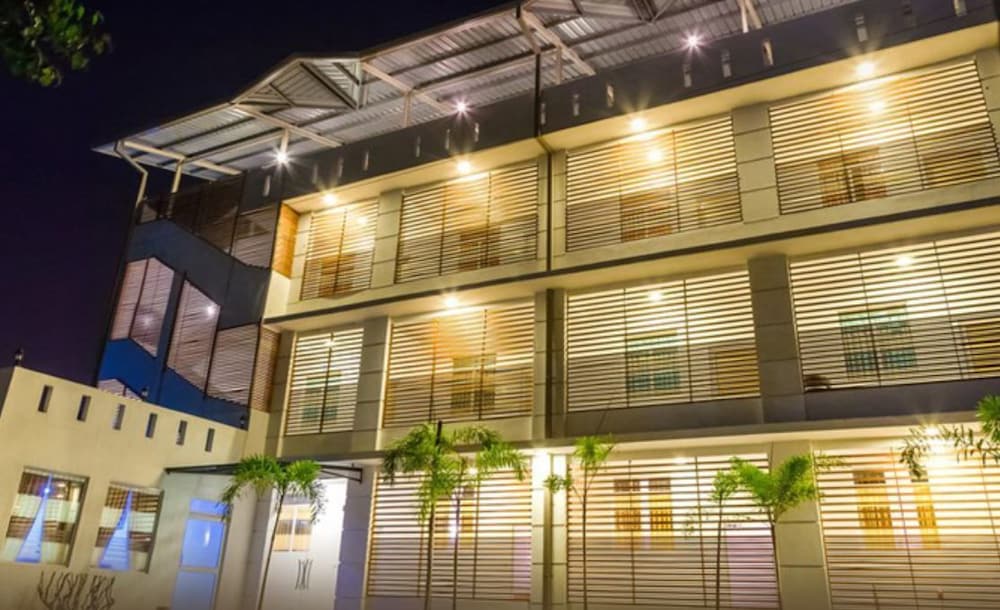 Фото Hotel Crown Plaza Katunayake