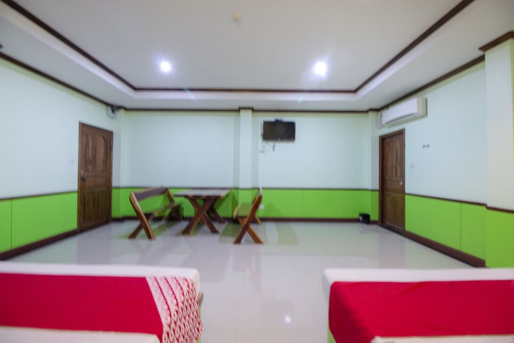 Фото Oyo 75334 Train Hotel