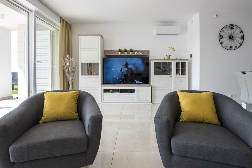 Фото Luxury Villa Horizon with Private Pool