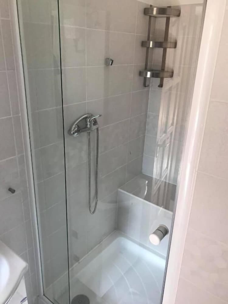 Фото Hunyadi Panzió- Apartmanház