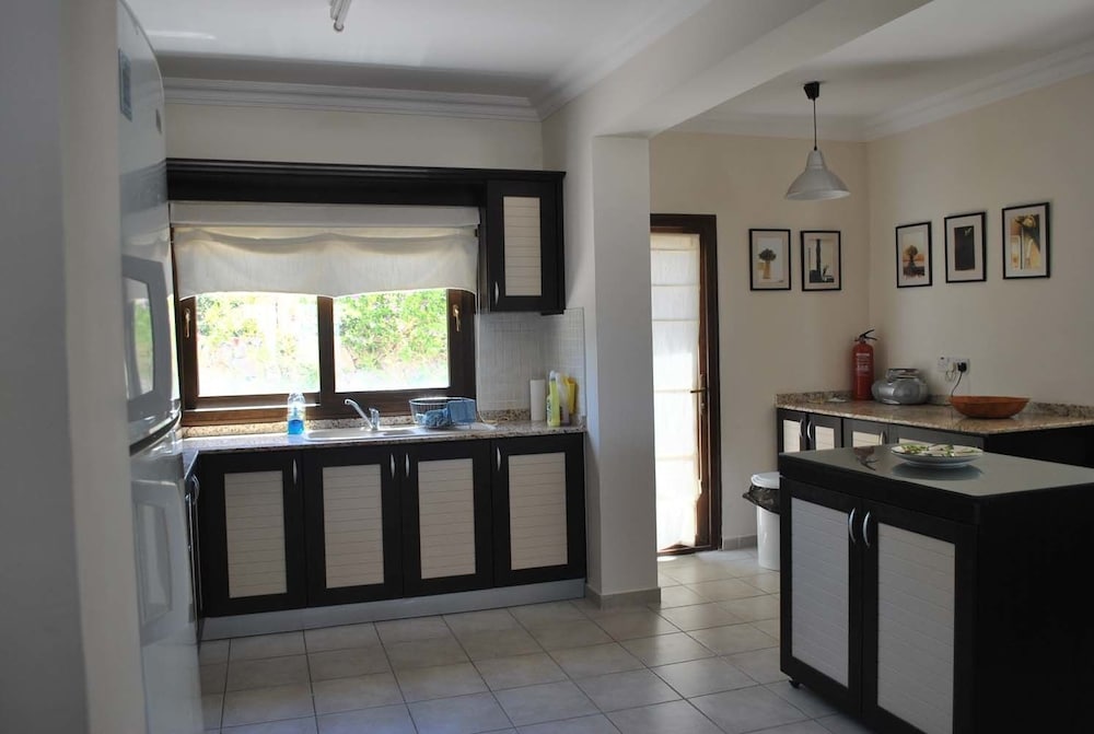 Фото Villa Sunset 4 by Amy Villas