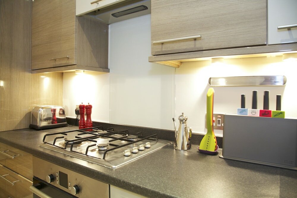 Фото A Place Like Home - Two Bedroom Flat near Gloucester Road