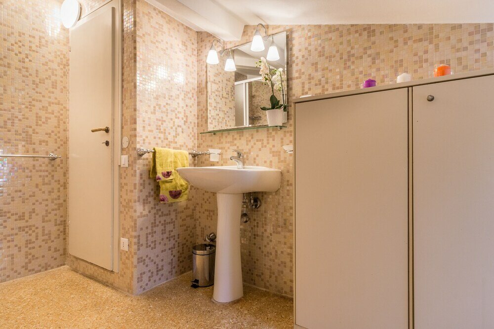 Фото Red House close to Accademia Bridge