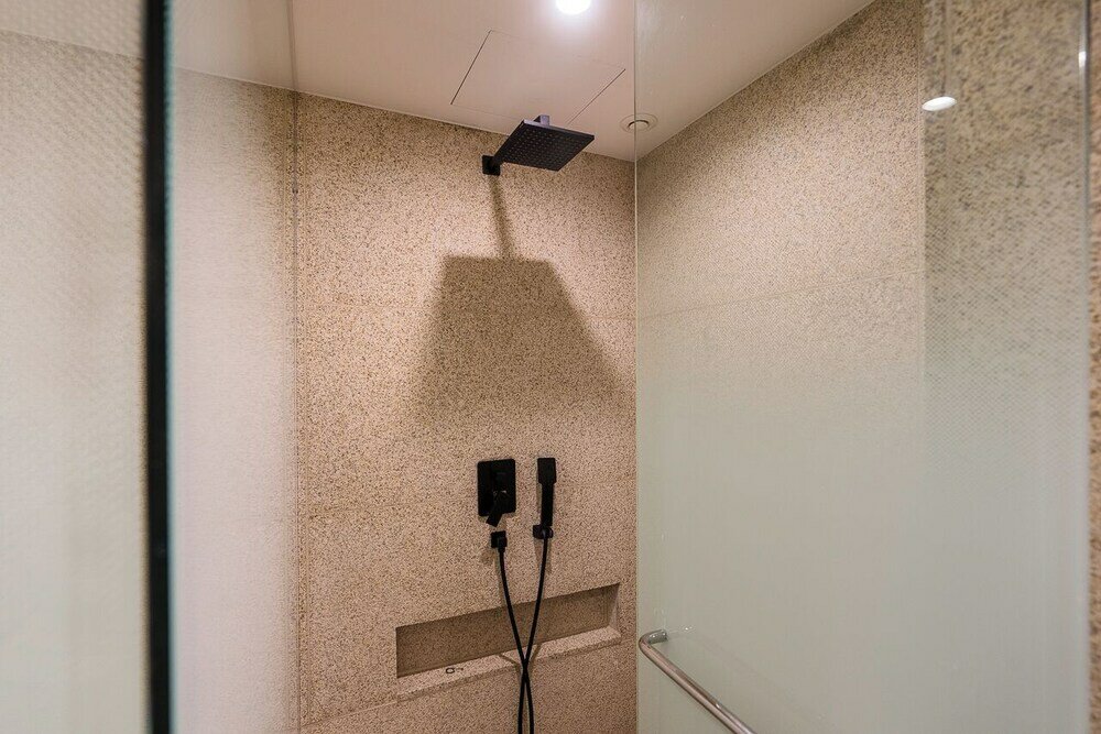 Фото The May Hotel