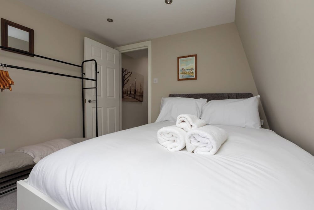 Фото Beautiful 3bd Garden Flat - Tooting!