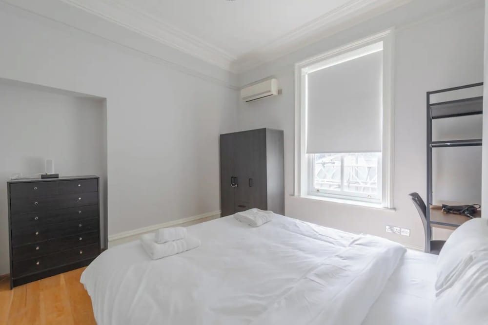 Фото Charming 2bd Flat by Hyde Park - Knightsbridge