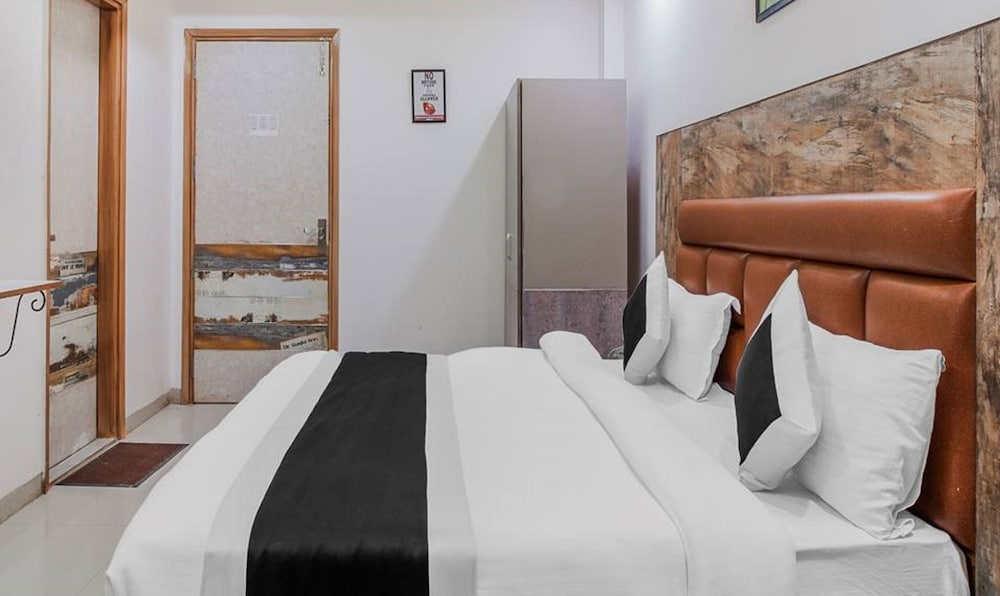 Фото Gracious by Vishesh Hotels & Home Stay