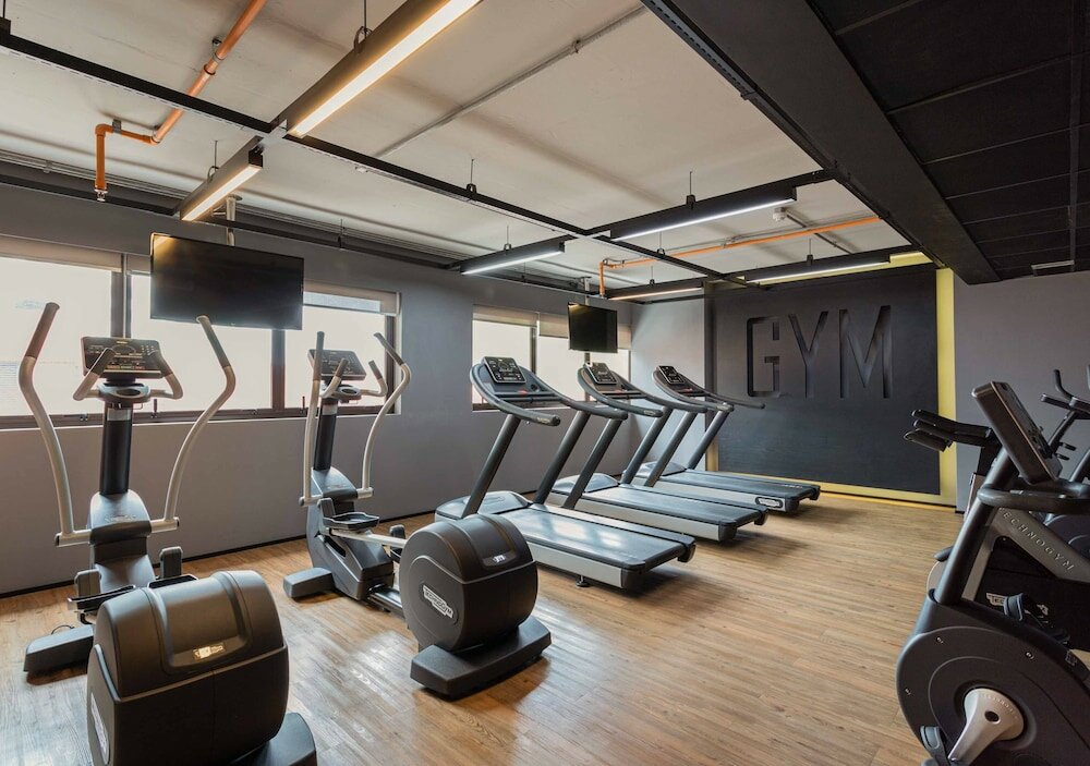 Фото Charlie Alphaville