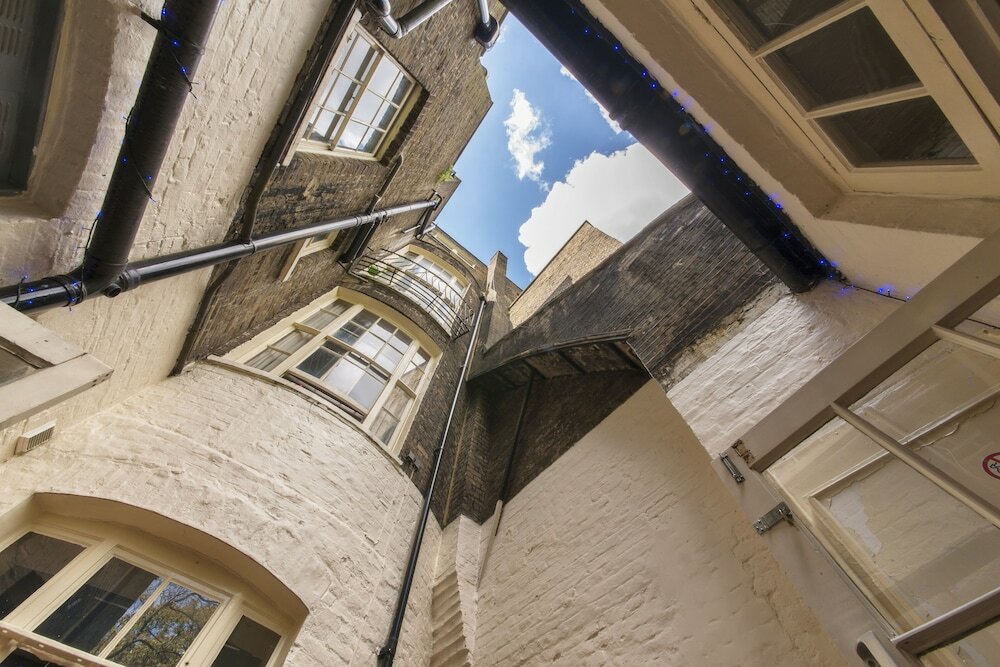 Фото Astor Museum Inn Hostel