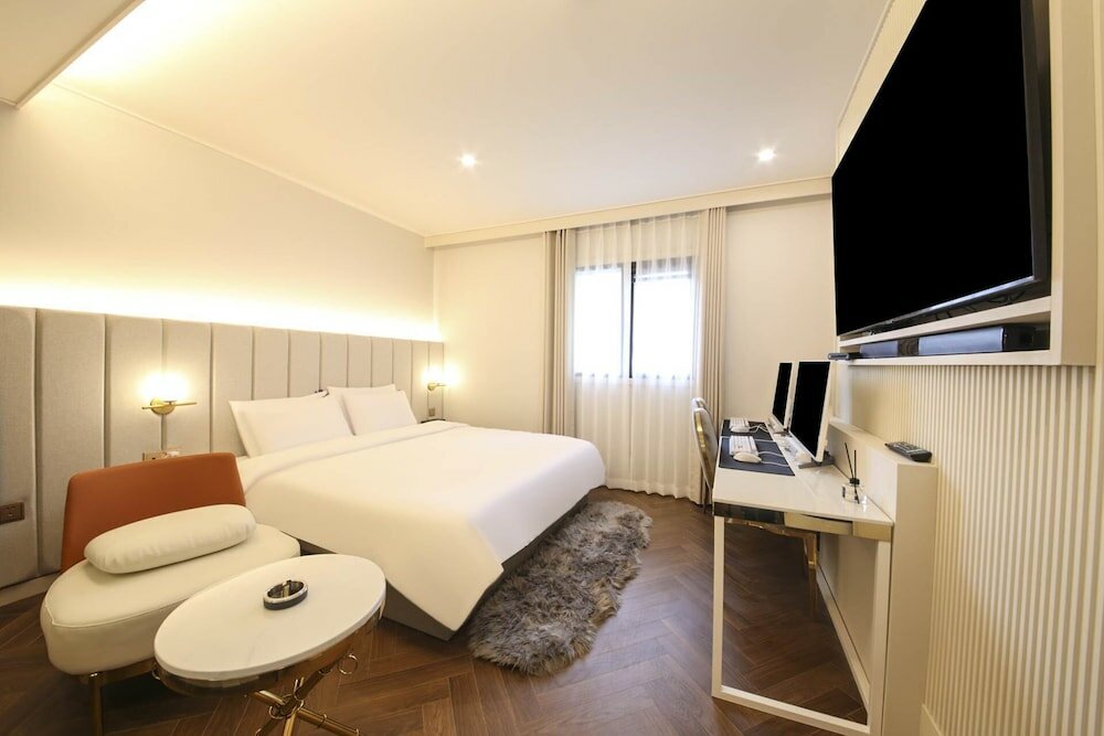 Фото Denbasta Signature Hotel