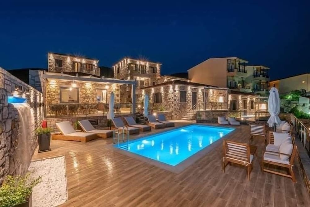 Фото Lithoessa Luxury Apartments