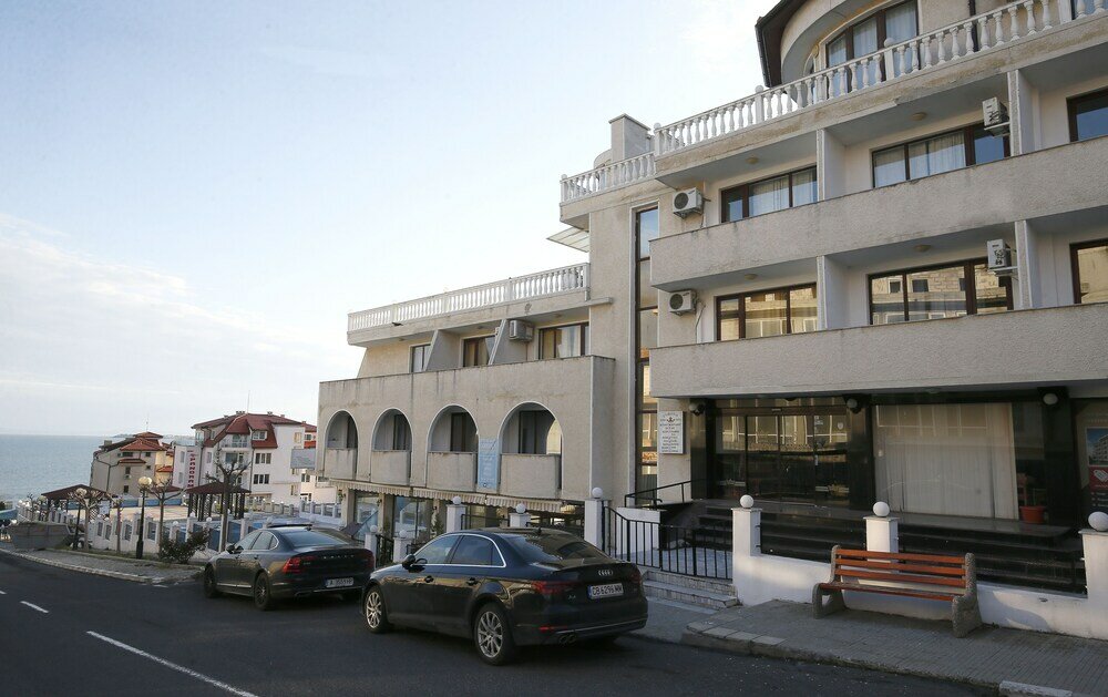 Фото Hotel Corona by Asteri Hotels