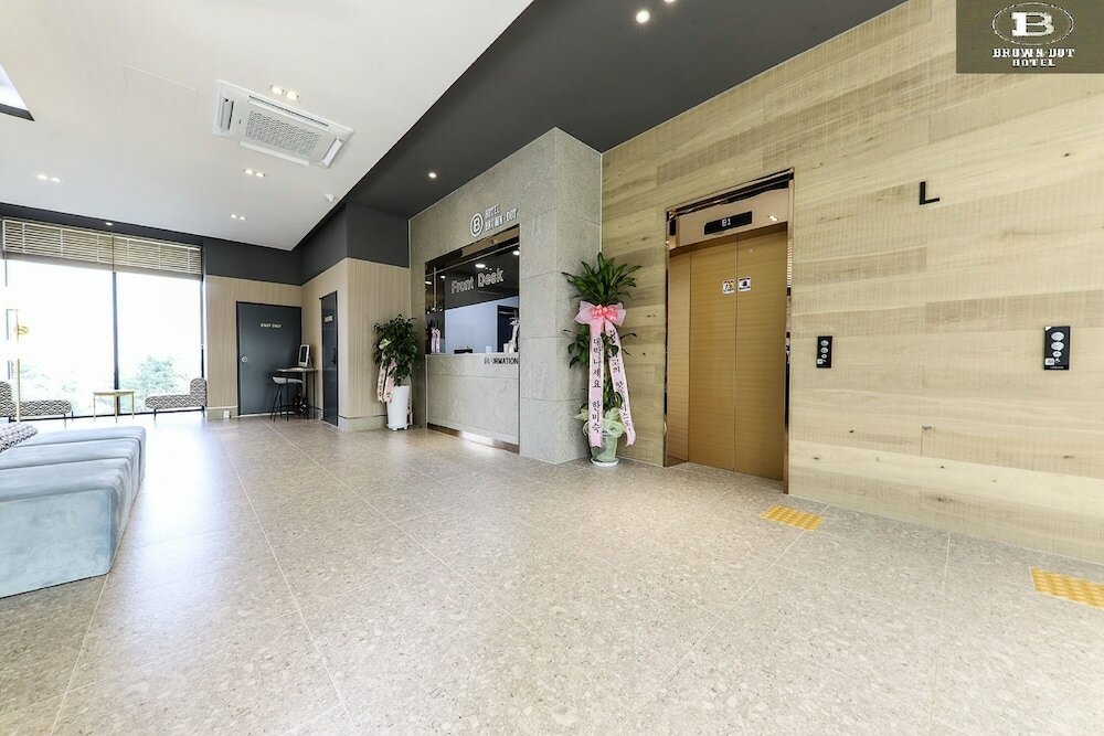 Фото Jeongja Beach Brown Dot