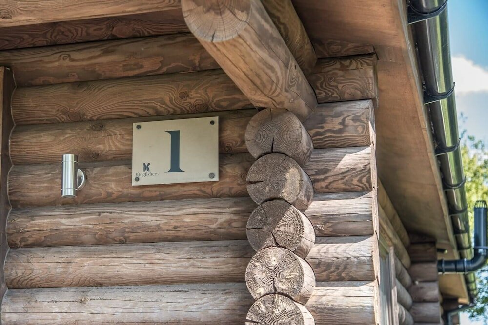 Фото Magnolia, Kingfishers